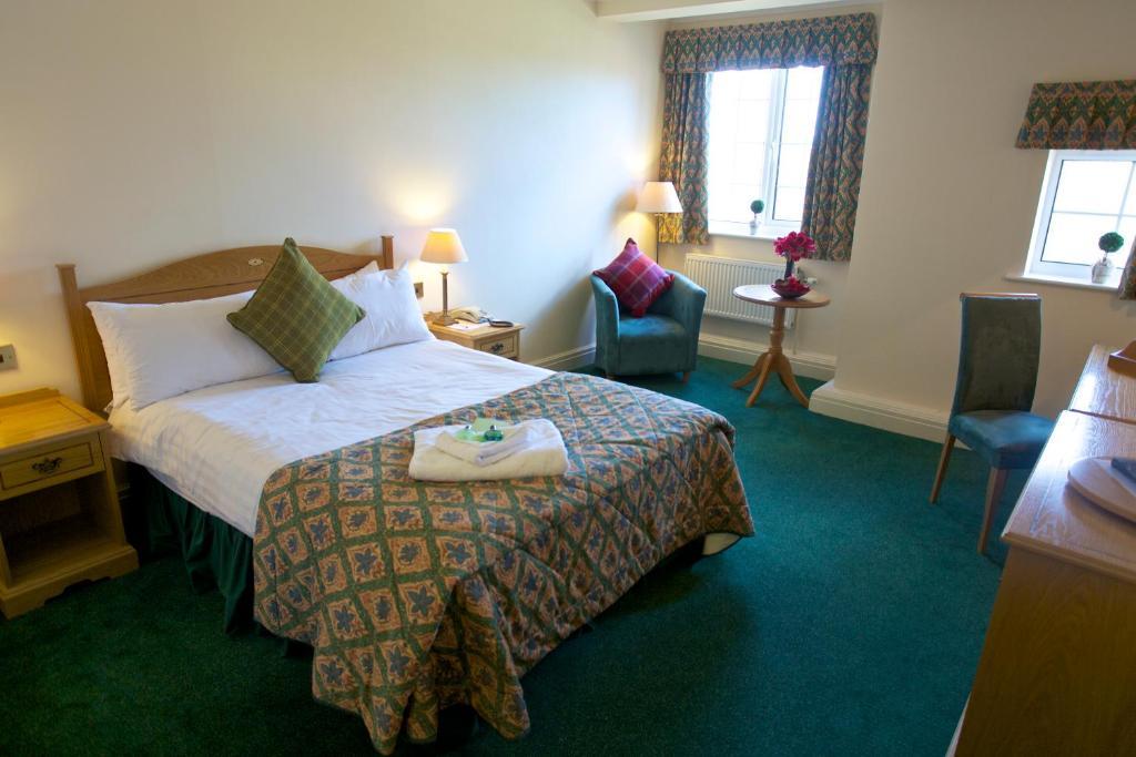 Hunters Lodge Hotel Crewe Room photo